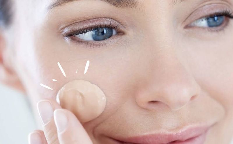 چه رنگ کرم پودر با پوست من سازگاری دارد ؟